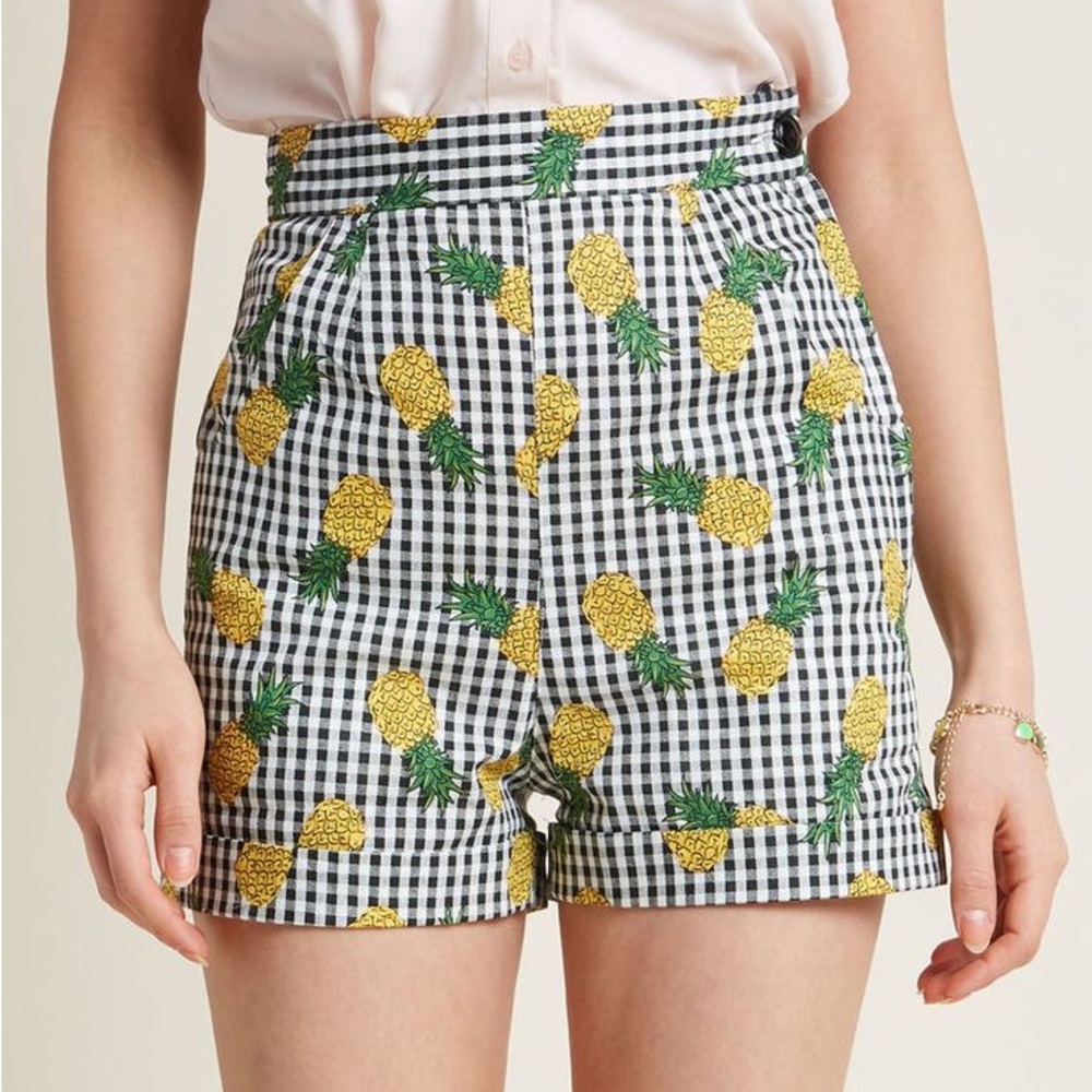 Collectif Black and White Gingham High Waist novelty Print Shorts